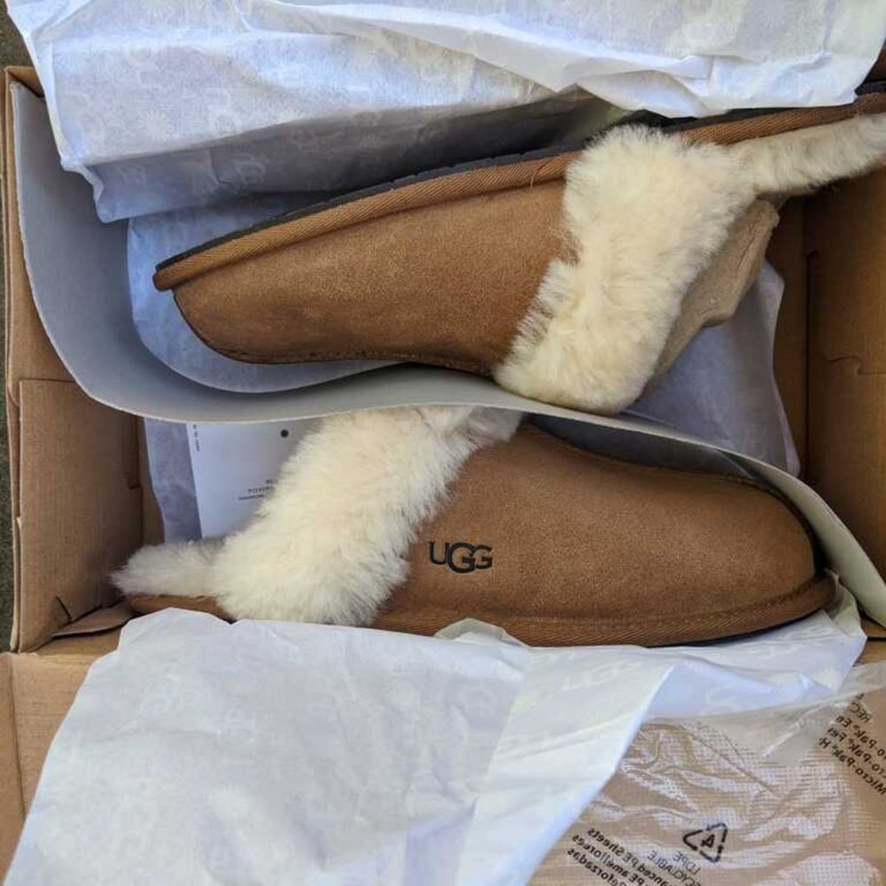 NWT Ugg Scuffie Slippers